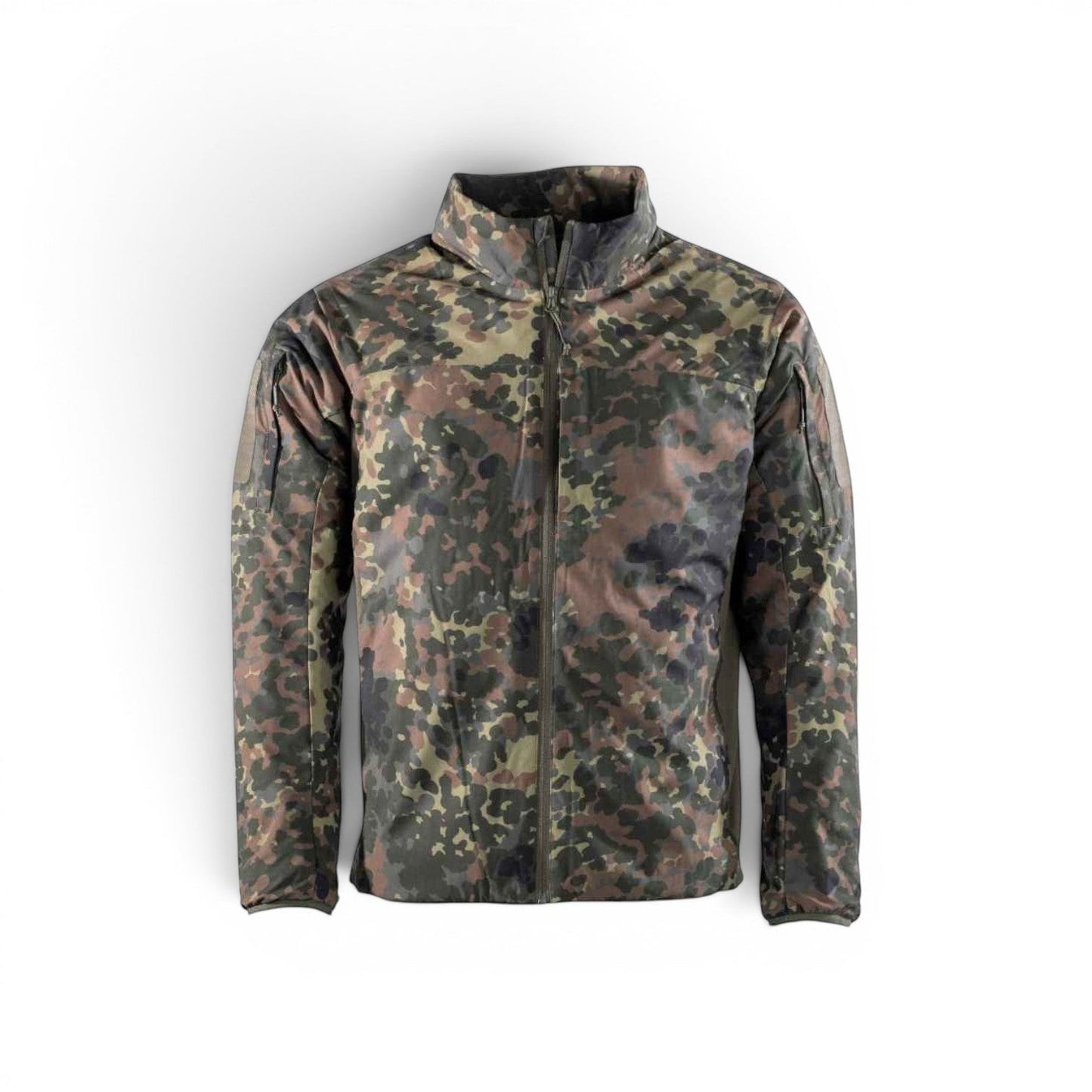 Adversary Force AB Jacket Insulated Level 4 Tarnmuster Jacke mit Stehkragen und Reißverschluss, ideal als Midlayer.