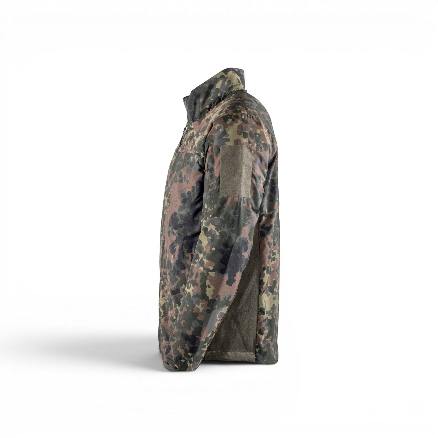 Adversary Force AB Jacket "Insulated" Level 4 mit Tarnmuster, PrimaLoft-Isolierung und Klettfläche.