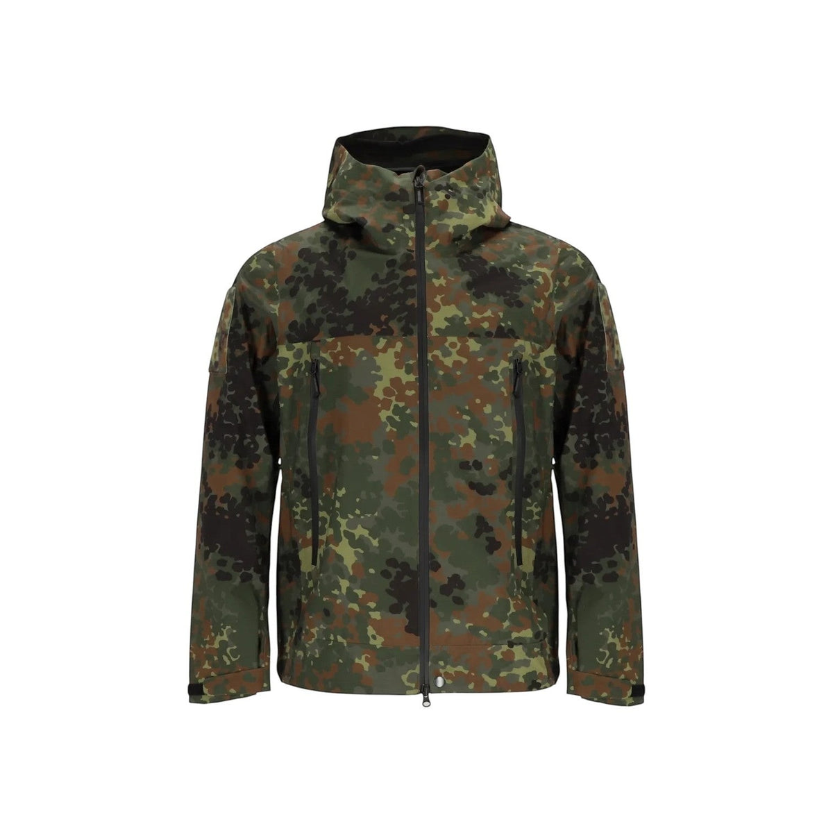 Adversary Force AB Waterproof Jacket Alpha in 5FTD Tarnmuster mit Kapuze, YKK-Reißverschlüssen und taktischen Features.