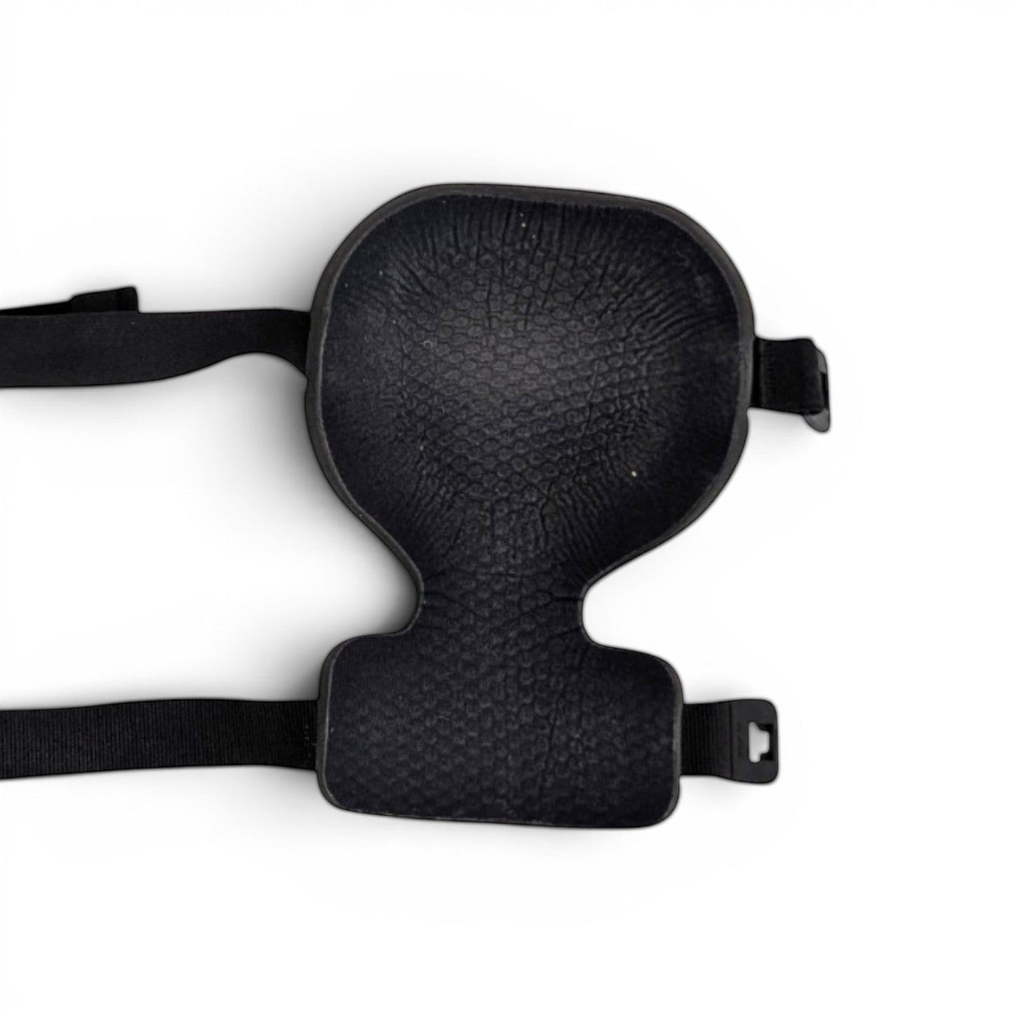 Adversary Force Arc'teryx LEAF Combat Knee Cap in Schwarz mit TPU-Schale und verstellbaren Riemen.