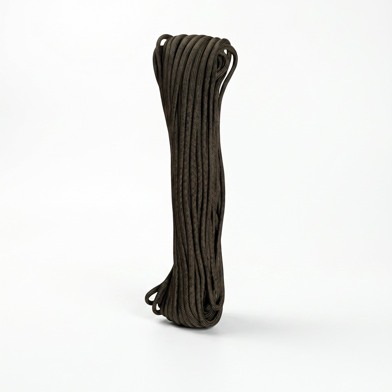 Adversary Force US Fallschirmleine aus robustem Nylon in Olivgrün, ideal für Bushcraft, Camping und Outdoor-Einsätze.