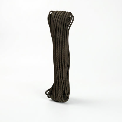 Adversary Force US Fallschirmleine aus robustem Nylon in Olivgrün, ideal für Bushcraft, Camping und Outdoor-Einsätze.