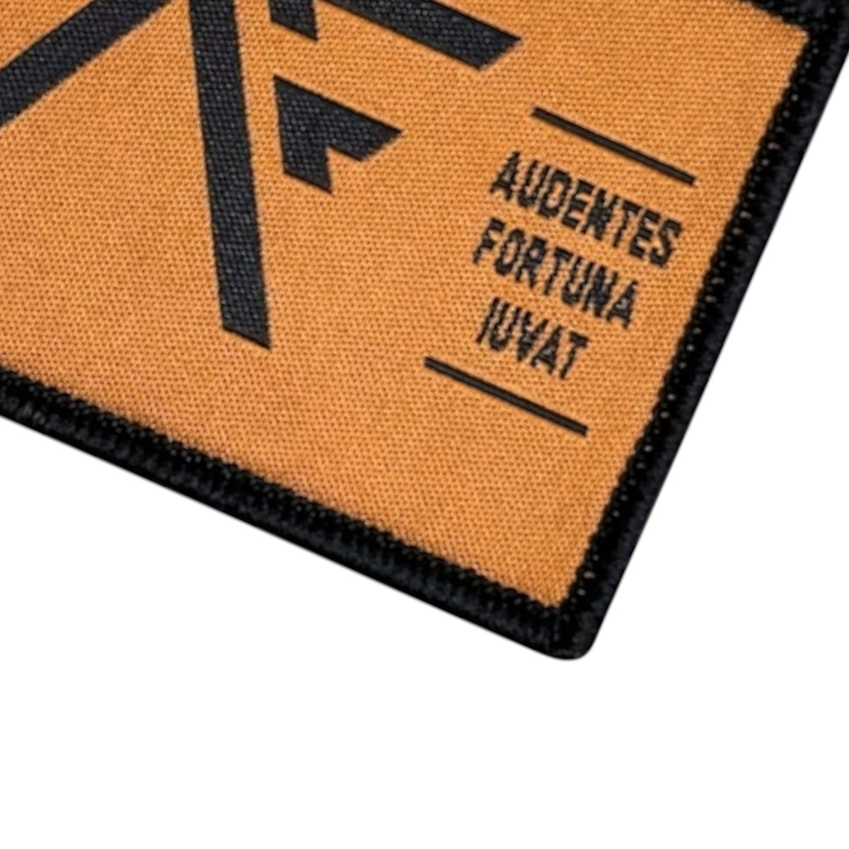 Adversary Force Flagpatch in Orange mit schwarzem Aufdruck und lateinischem Spruch Audentes Fortuna Iuvat
