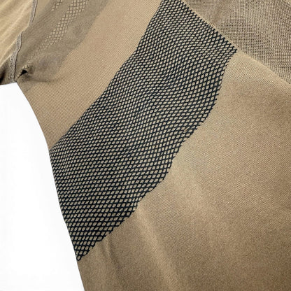 Adversary Force Hexonia Bundeswehr Funktionsunterhemd in Braun-Schwarz mit atmungsaktiven Mesh-Einsätzen