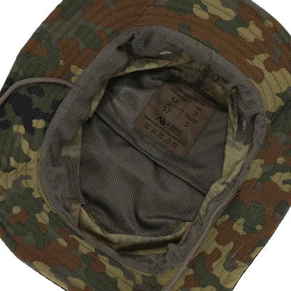 Innenansicht des Adversary Force AB Kabano Boonie IRR in Flecktarn mit Netzfutter und Größenetikett