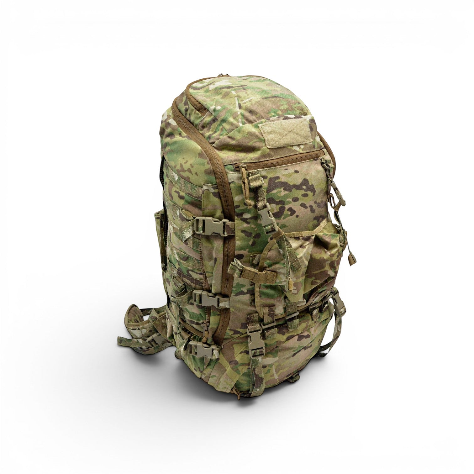 Adversary Force Karrimor M/17 Einsatzrucksack in Multicam mit 70 Liter Volumen, MOLLE-System und robustem Nylon.