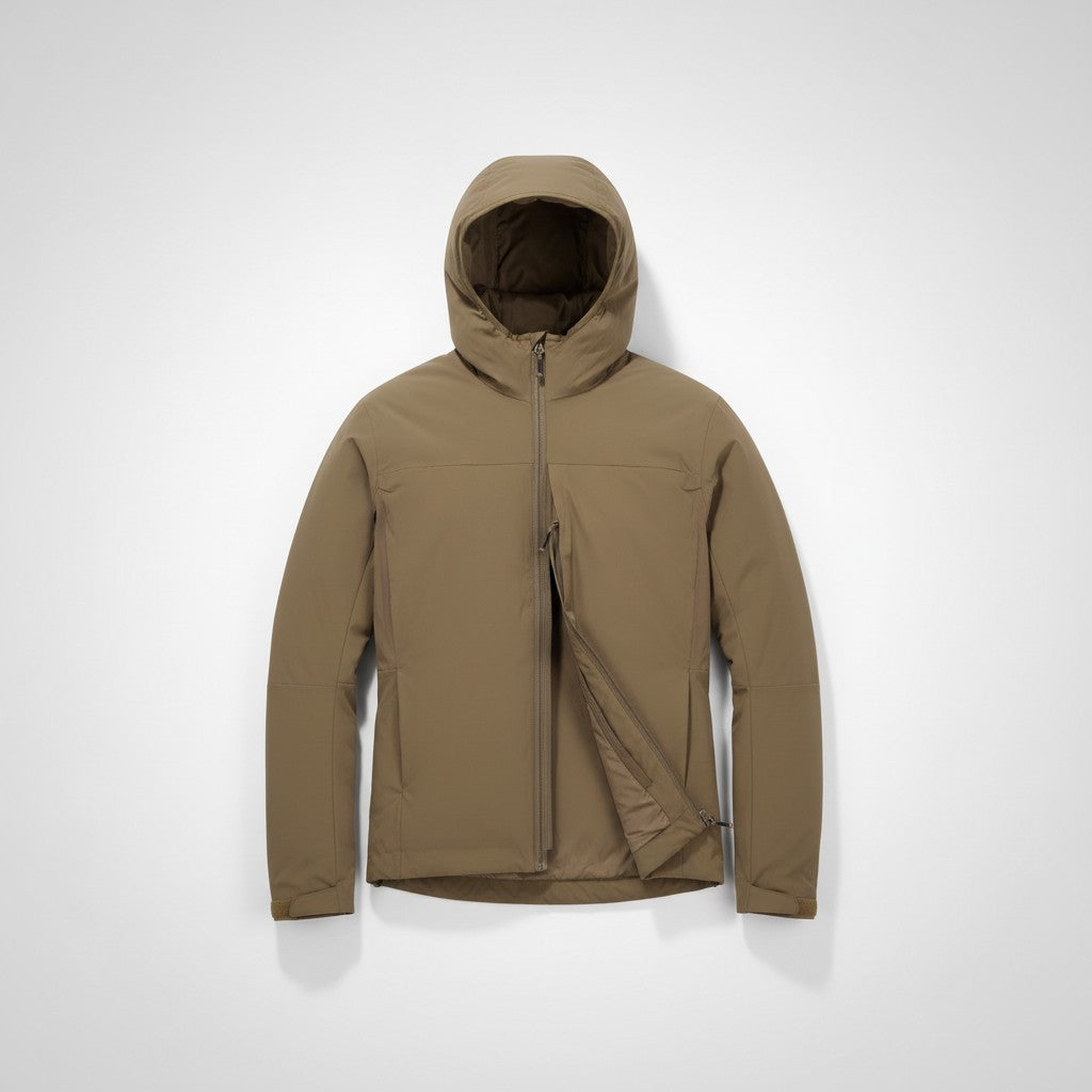 A.Blöchl Hooded Lacket "Insulated" Level 4 in Khaki, multifunktionale Isolationsjacke mit PrimaLoft®-Wattierung, wasserabweisend und atmungsaktiv.