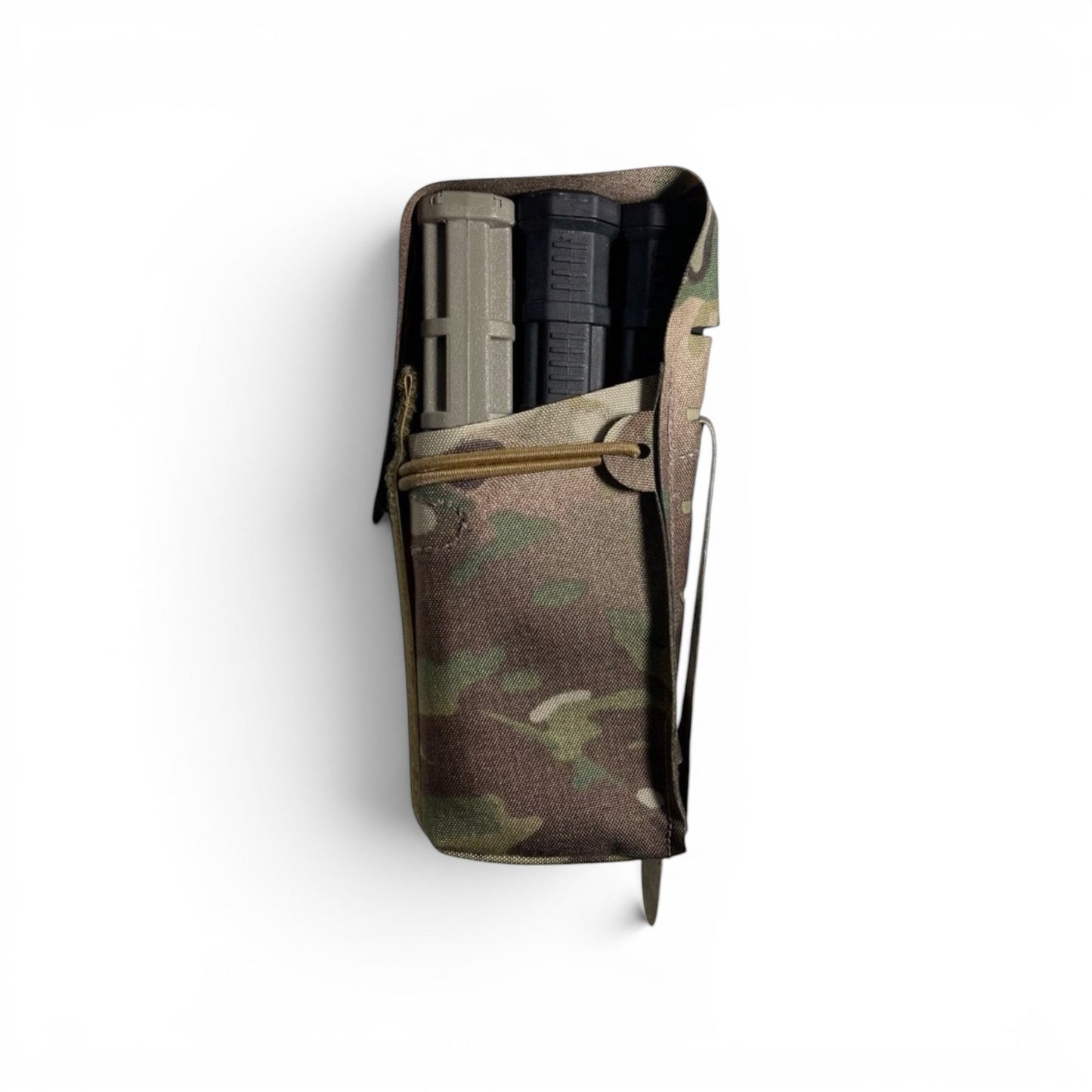 Adversary Force L4 .308 Double Mag Pouch in Multicam mit Shock-Cord-Retention und Laser-Cut MOLLE-Befestigung