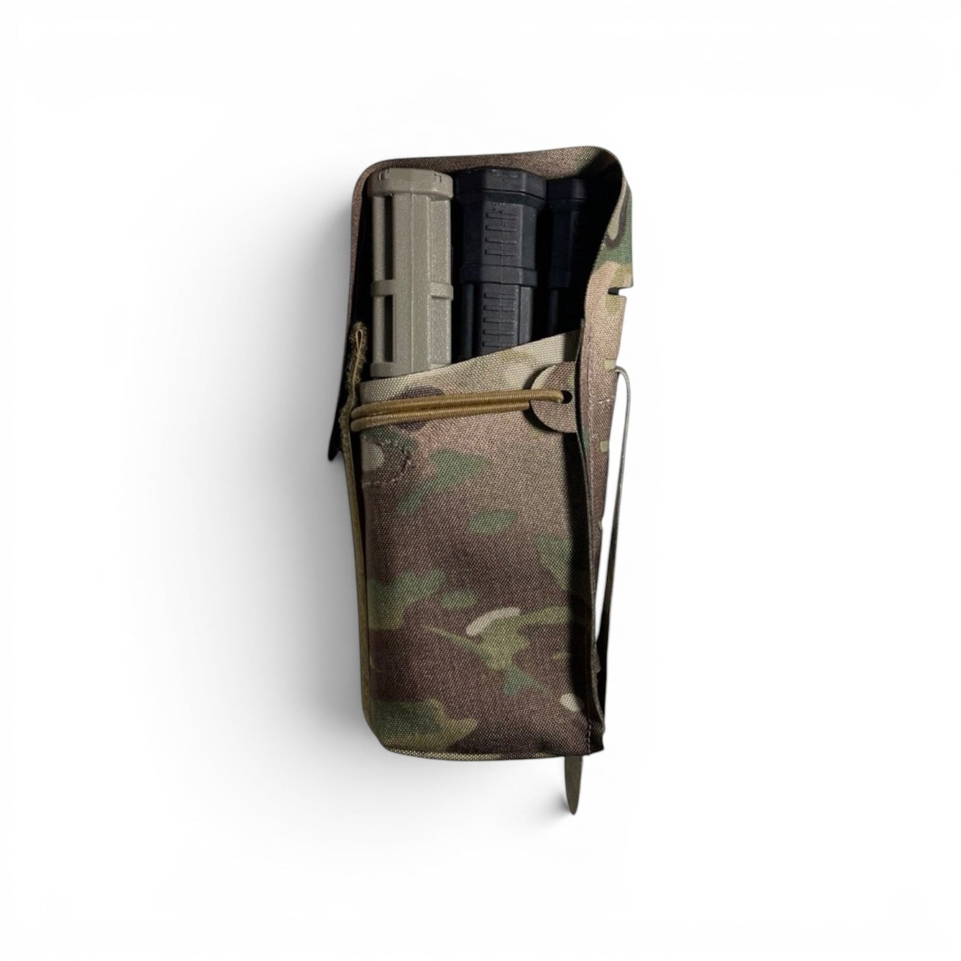 Adversary Force L4 .308 Double Mag Pouch in Multicam mit Shock-Cord-Retention und Laser-Cut MOLLE-Befestigung