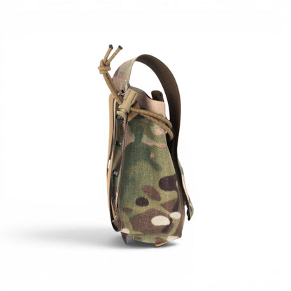 Adversary Force L4 .308 Double Mag Pouch in Multicam mit Shock-Cord-Retention und Laser-Cut MOLLE-Befestigung.