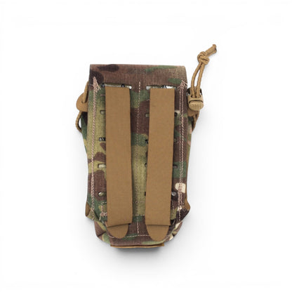 Adversary Force L4 .308 Double Mag Pouch in Multicam mit Laser-Cut MOLLE-Befestigung und Shock-Cord-Retention.