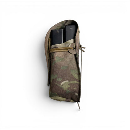 Adversary Force L4 .308 Double Mag Pouch in Multicam mit Verschlussklappe, Shock-Cord-Retention und Laser-Cut MOLLE.