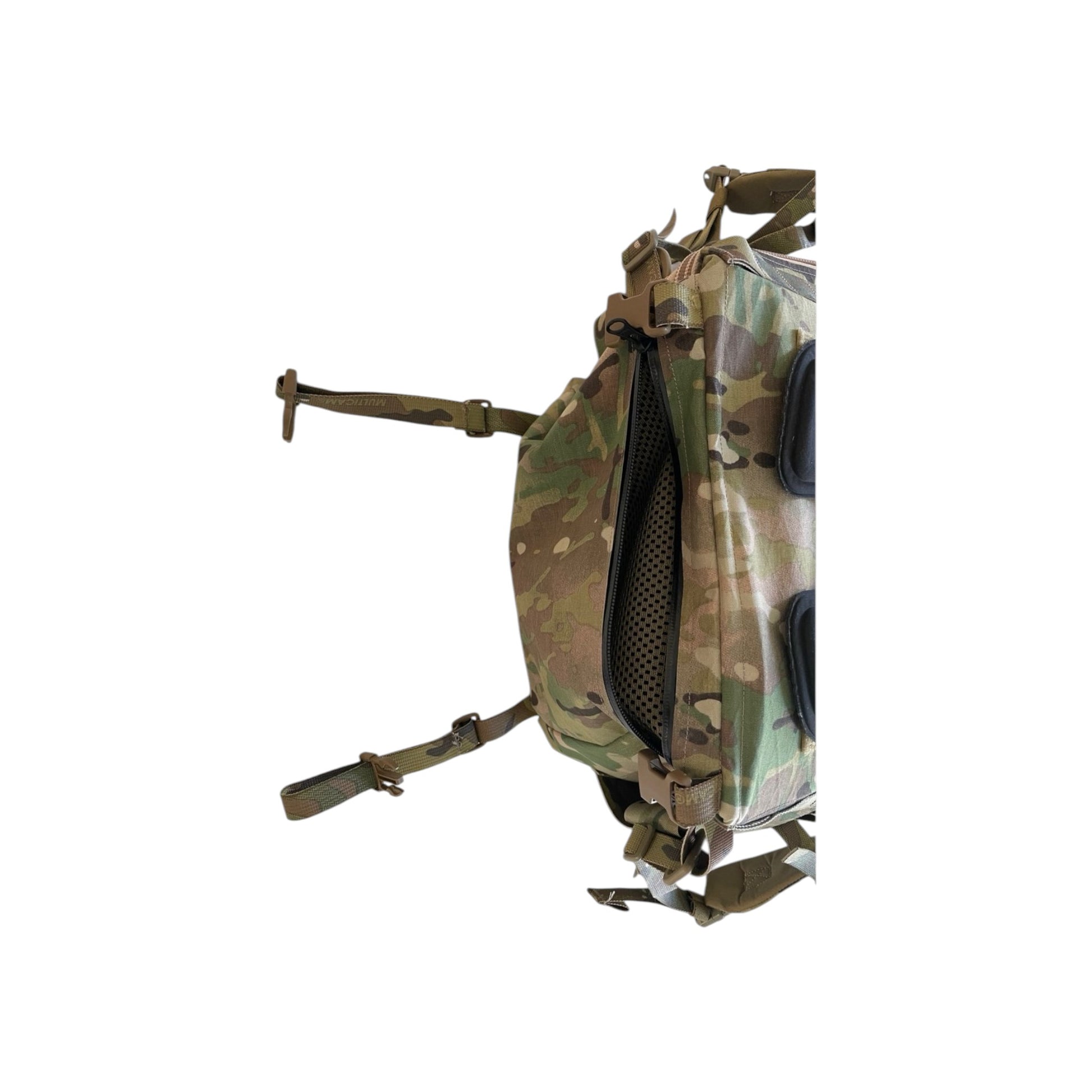 Adversary Force L4 3DAP Assault Pack in Multicam X-Pac mit seitlichem Reißverschluss und MOLLE-System
