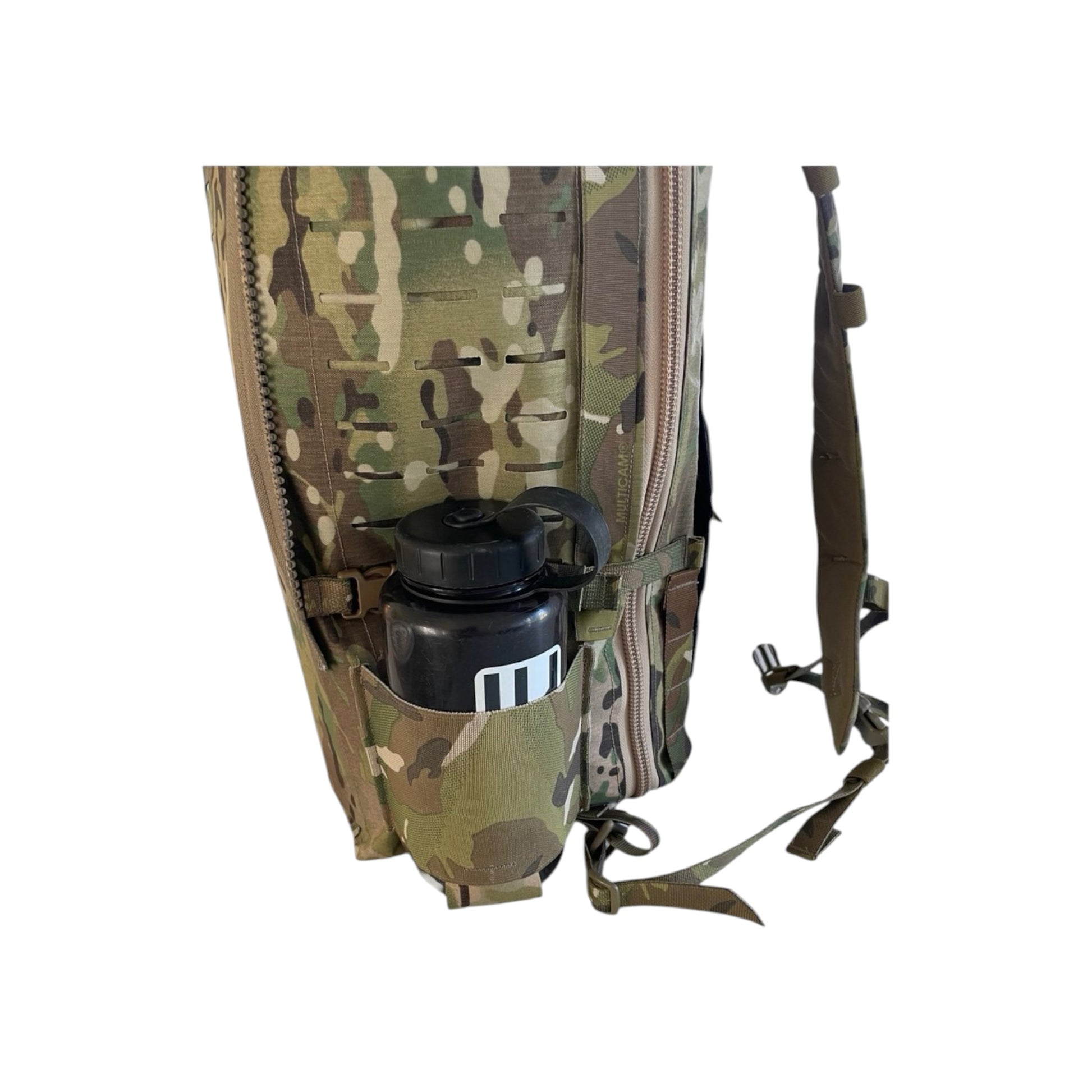 Adversary Force L4 3DAP Assault Pack in Multicam mit Seitentasche und Wasserflasche
