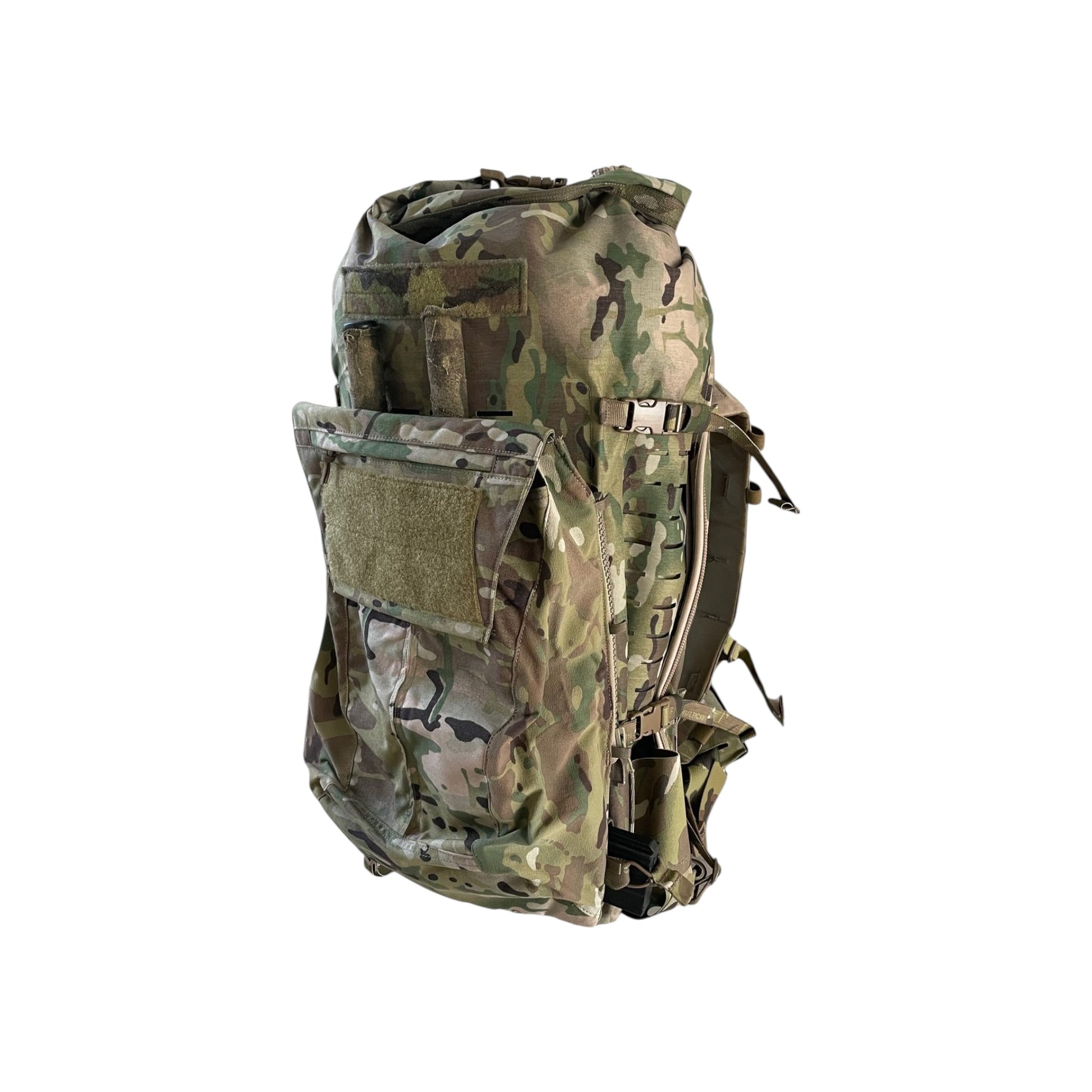Adversary Force L4 3DAP Roll-Top Assault Pack in Multicam mit MOLLE-System und X-Pac Material