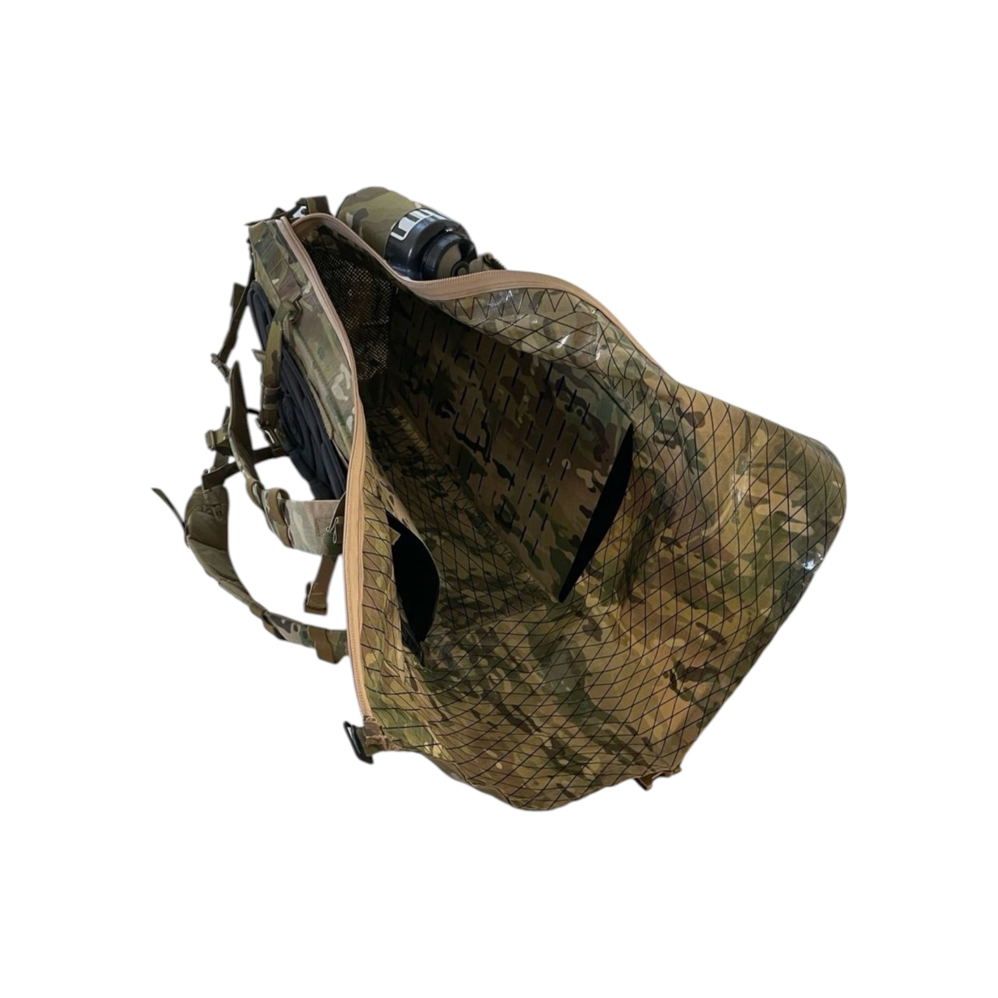 Adversary Force L4 3DAP Roll-Top Assault Pack aus X-Pac in Multicam mit MOLLE-Innenraum und Seitentaschen