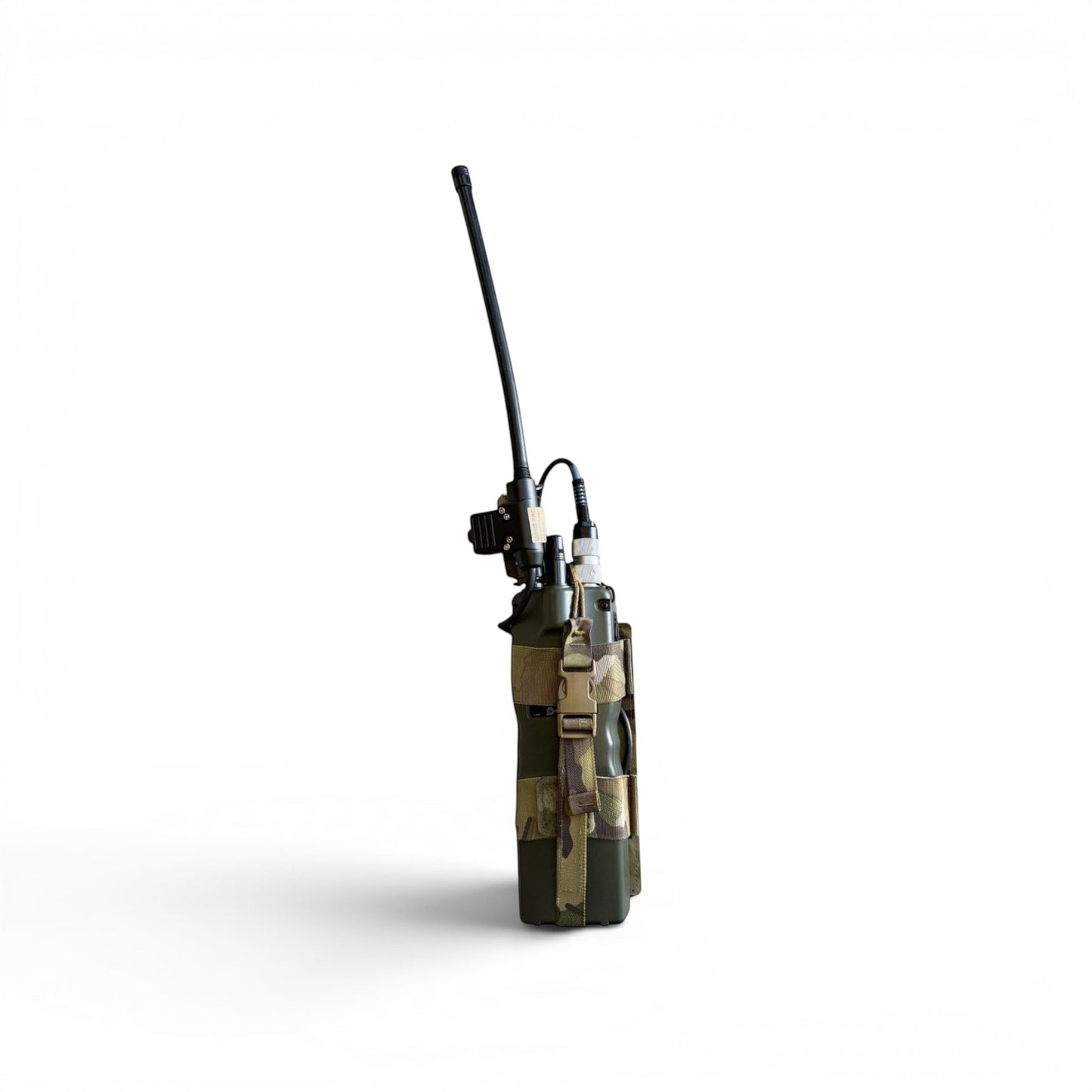 Adversary Force L4 Access Radio Pouch in Multicam mit Funkgerät und PTT Tree für schnellen Zugriff am MOLLE-System