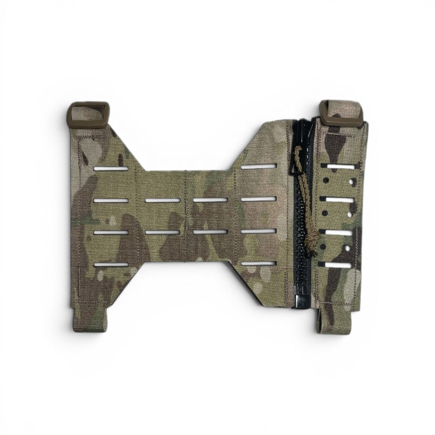 Adversary Force L4 Adaptive Rig System ATAK Panel in Multicam mit Reißverschluss-Schnelltrennsystem und PTT-Montagefläche.