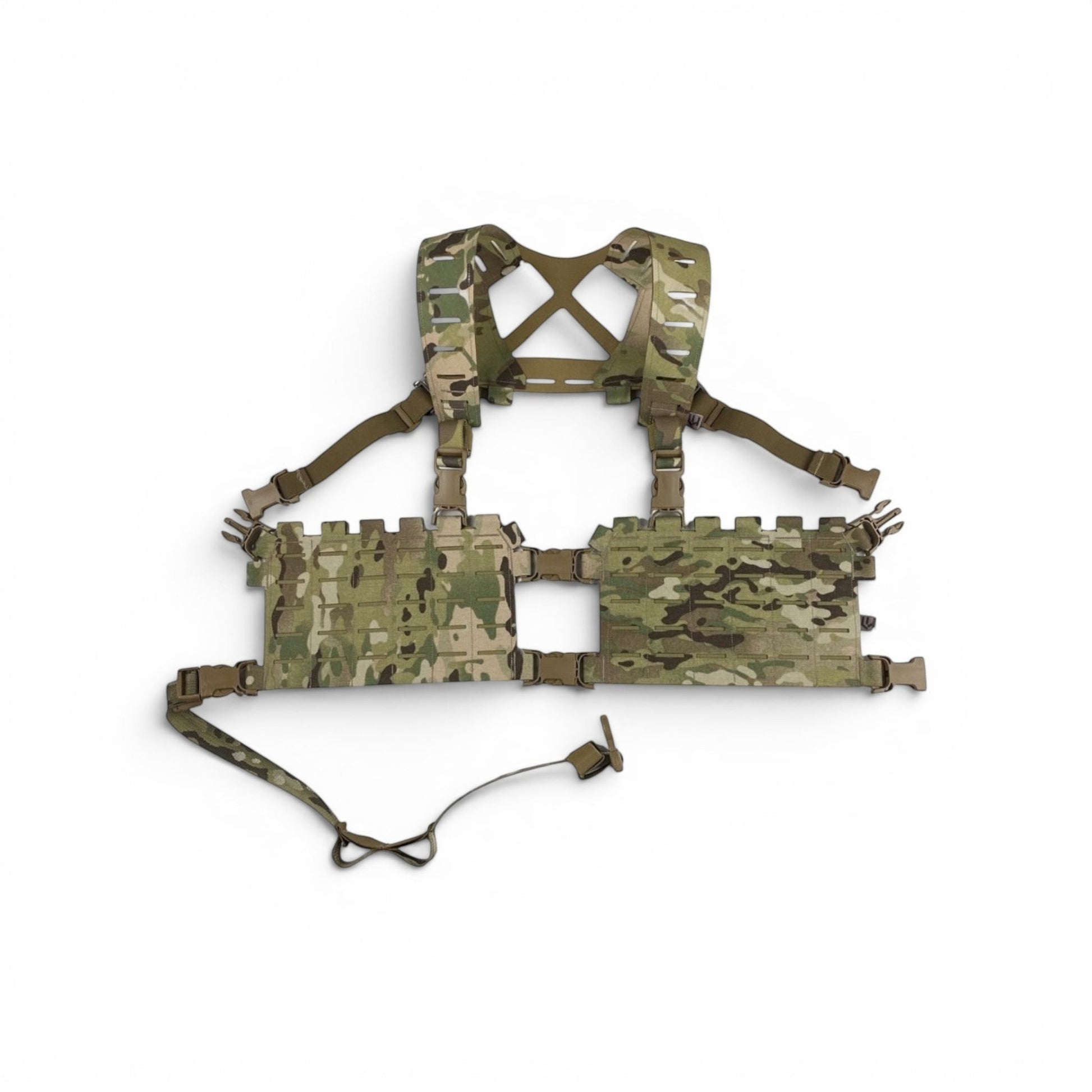 Adversary Force L4 Adaptive Rig System Split Rig in Multicam mit modularen Alpha-Placards und Bravo-Harness