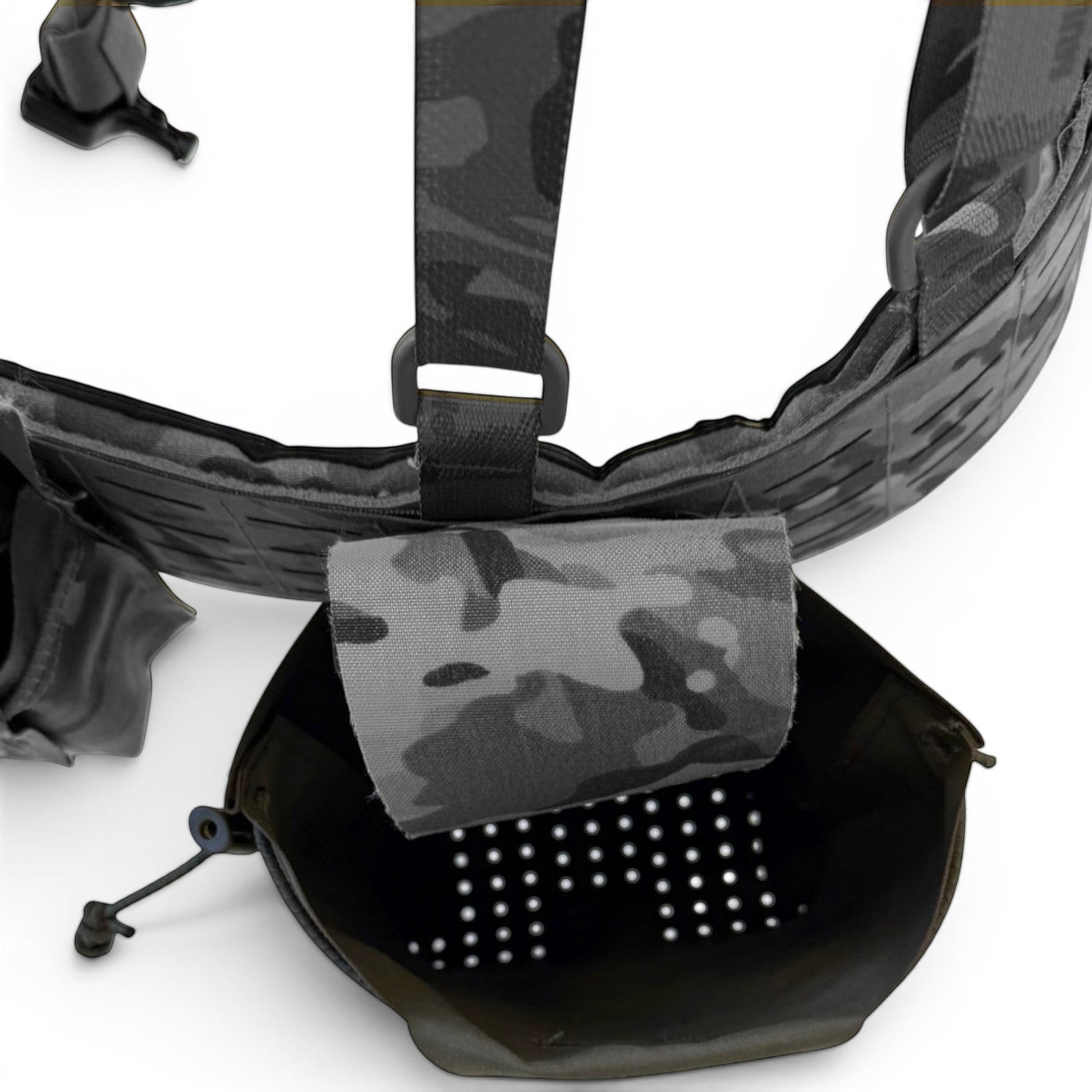 Adversary Force L4 Bucket Abwurftasche in Multicam mit formstabiler Konstruktion zur Befestigung an Magazintaschen