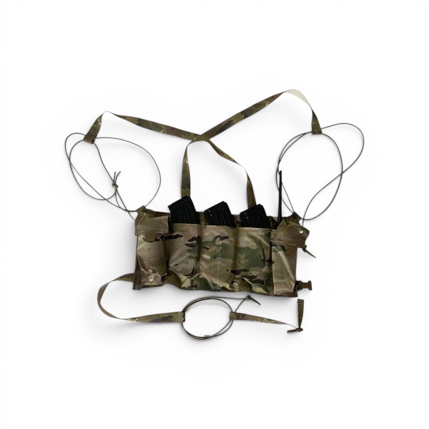 Adversary Force L4 Pocket-sized Chest Rig in Multicam mit Magazintaschen und verstellbaren Trageriemen