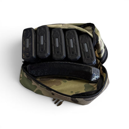 Adversary Force L4 DGP Mehrzwecktasche in Multicam mit innenliegenden Magazinen und elastischen Einsätzen