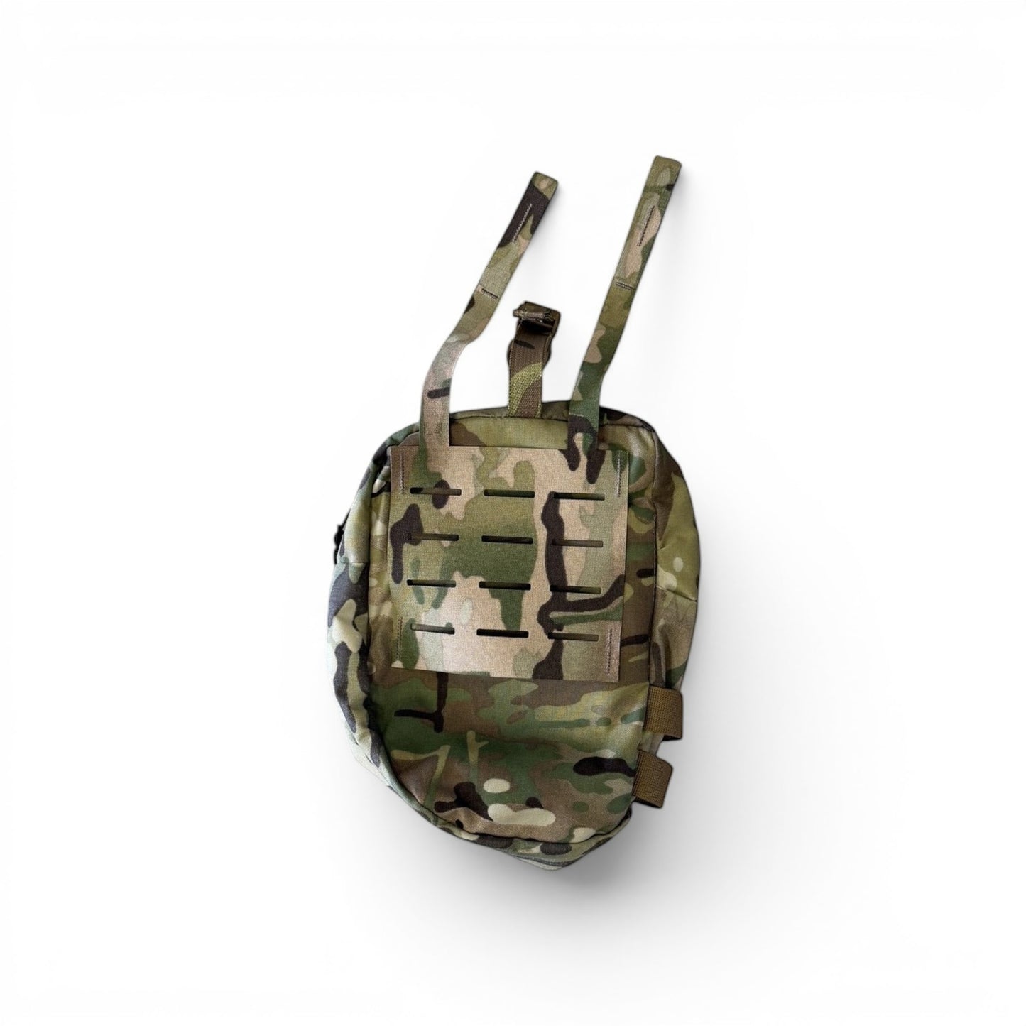 Adversary Force L4 DGP Mehrzwecktasche in Multicam mit MOLLE-Befestigung und D-förmigem Design für Plattenträger