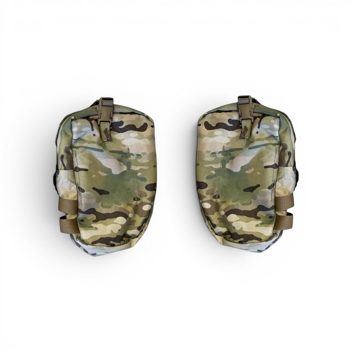 Adversary Force L4 DGP Mehrzwecktaschen-Set in Multicam-Tarnmuster für modulare Plattenträger und Ausrüstung.