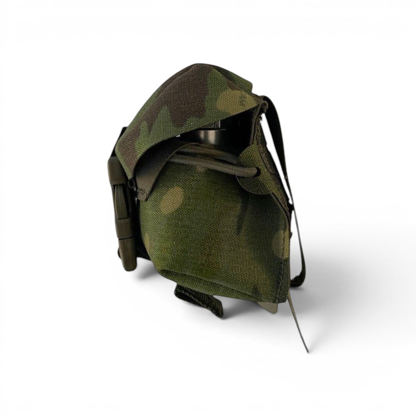 Adversary Force L4 Frag Pouch in Camouflage mit verstaubarer Flap und MOLLE-Befestigung für taktische Ausrüstung