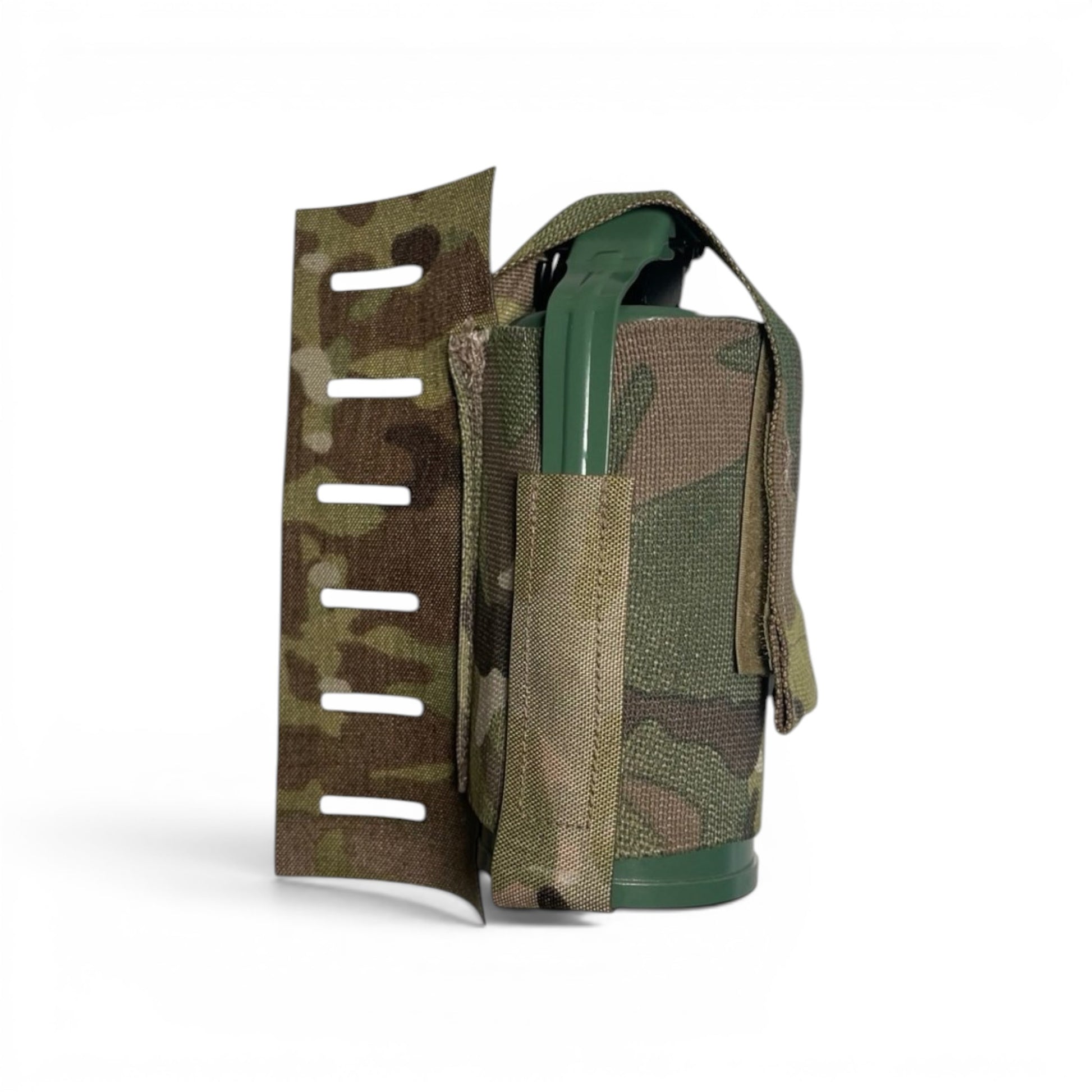 Adversary Force L4 MOLLE Smoke und Granatentasche in Multicam mit elastischem Korpus und verstaubarer Klettlasche