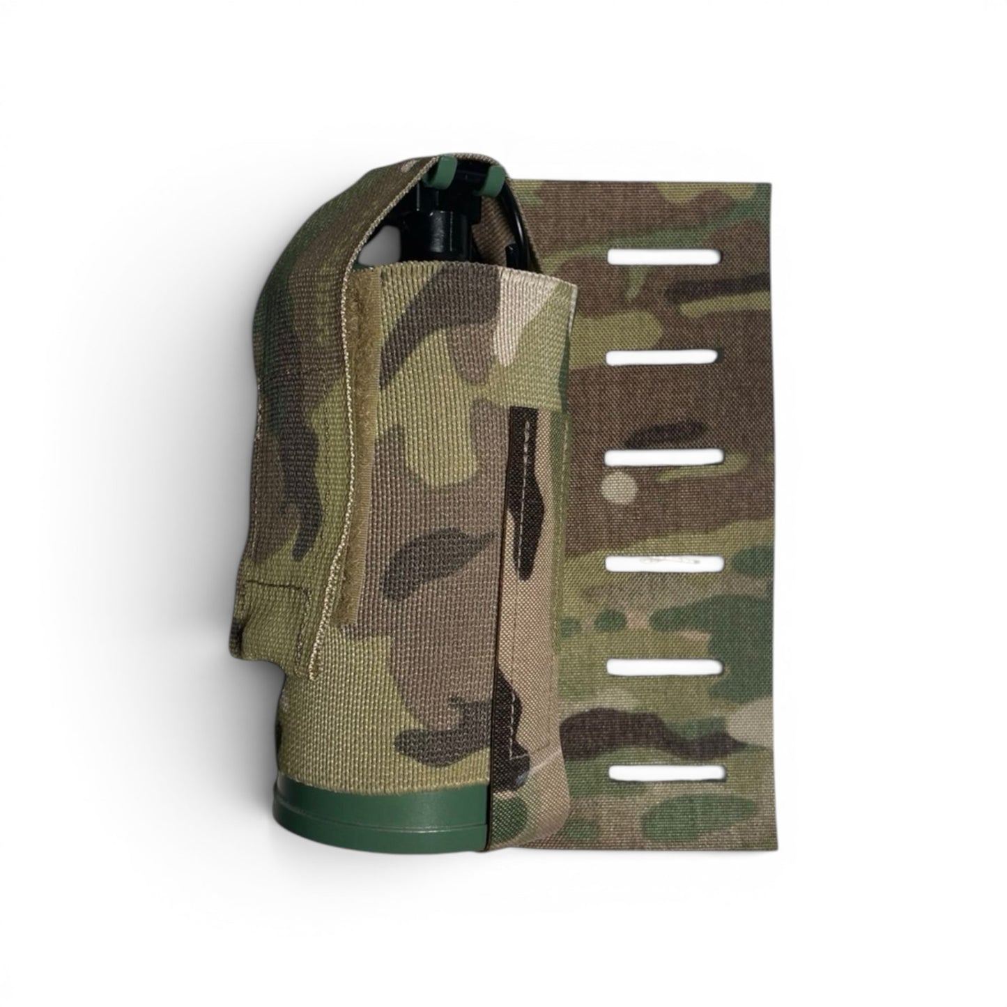 Adversary Force L4 MOLLE Smoke- und Granattasche in Multicam mit elastischem Körper und verstaubarer Velcro-Flap.
