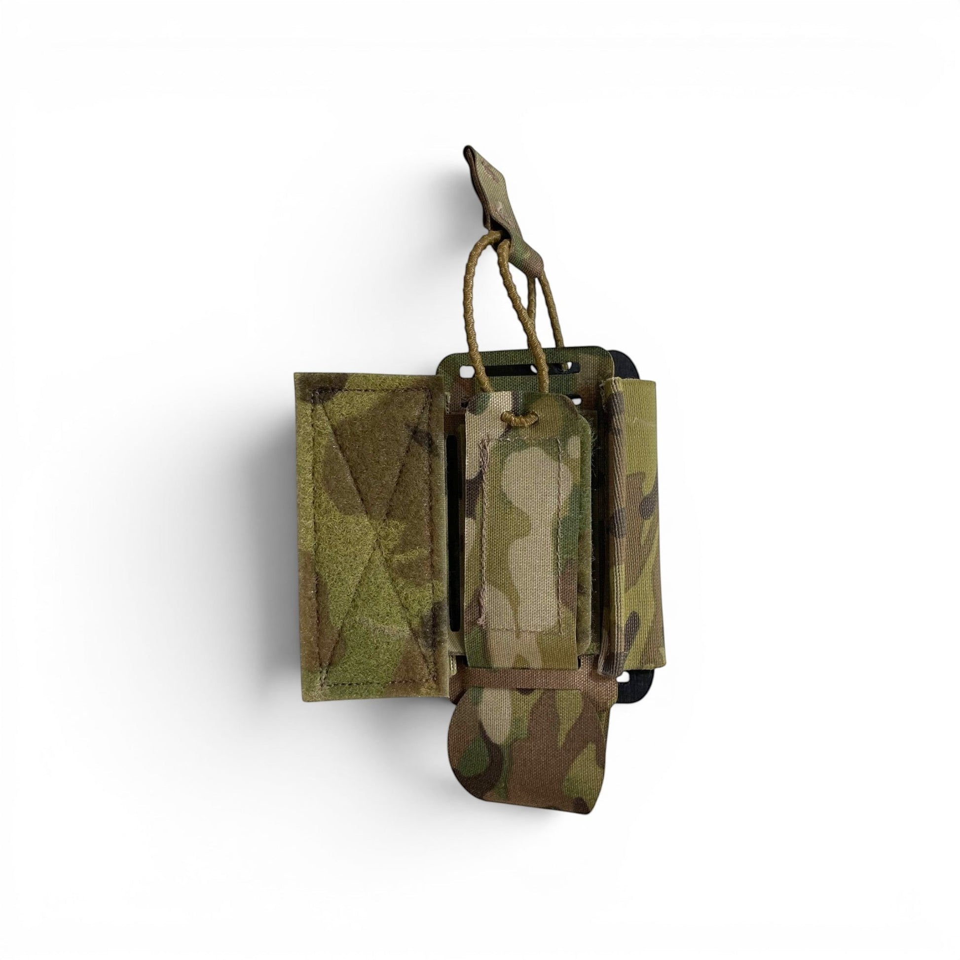 Adversary Force L4 Radio Wing Pouch in Multicam Tarnmuster für taktische Funkgeräte mit verstellbarem Design