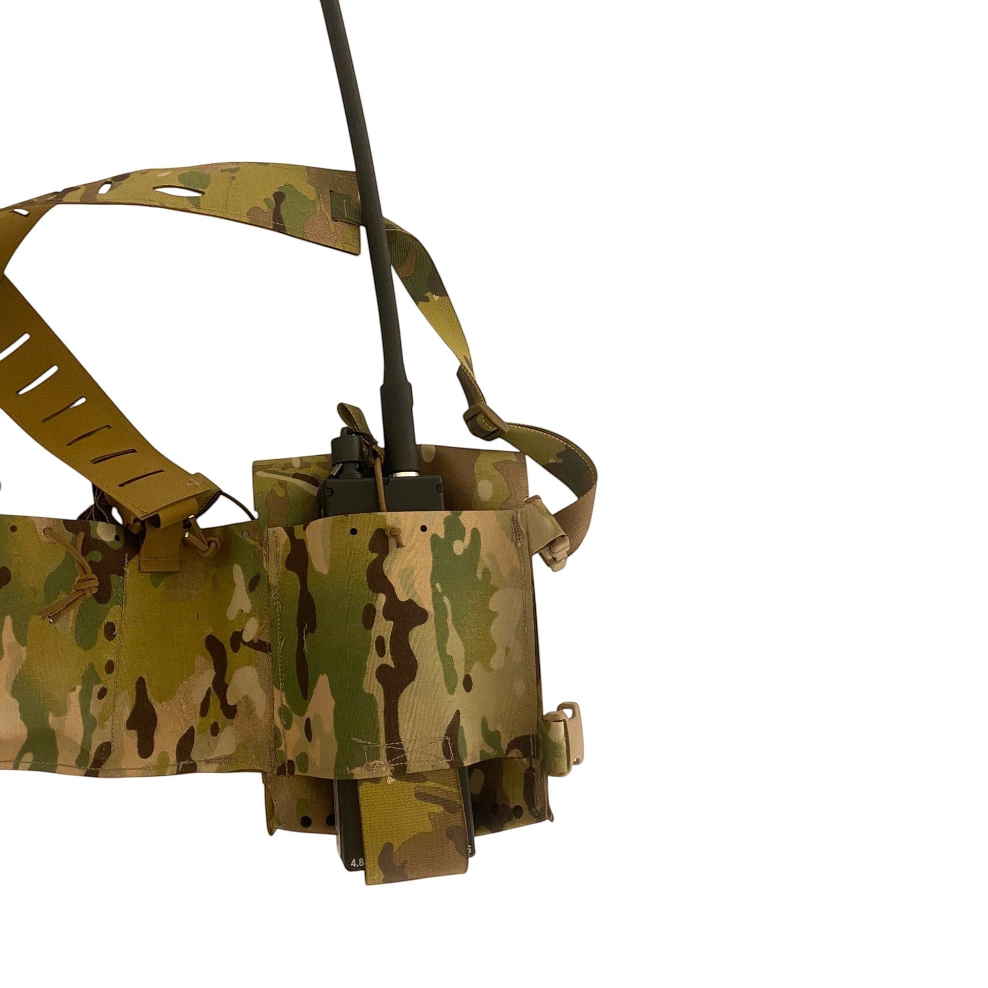 Adversary Force L4 WCSIG Chest Rig in Multicam mit Funkgerätetasche und laser-geschnittenem Cordura-Laminat