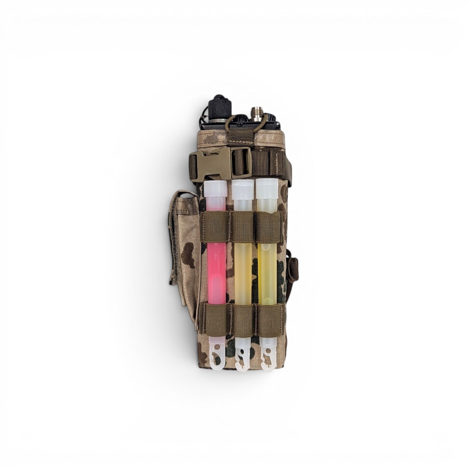 Adversary Force LHT MBITR Funkgerätetasche in Camouflage mit drei Knicklichtern für taktische Ausrüstung