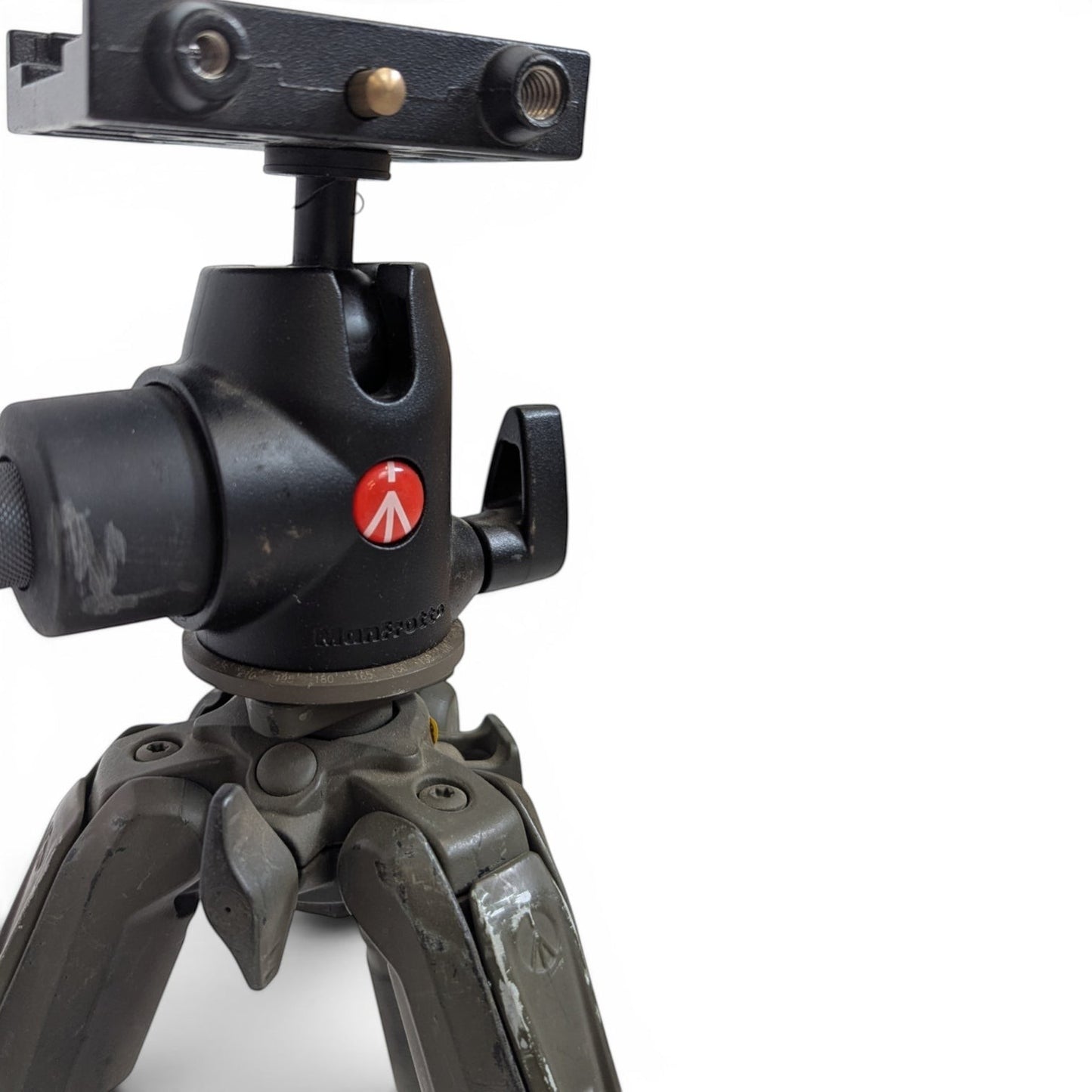 Adversary Force Manfrotto Low-Level Profi-Stativ in Oliv mit robustem Kugelkopf für professionelle Fotografie.