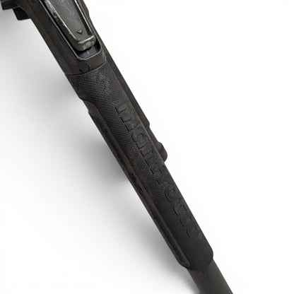 Adversary Force Manfrotto Low-Level Stativbein in Oliv mit strukturiertem Gummigriff und Markenprägung