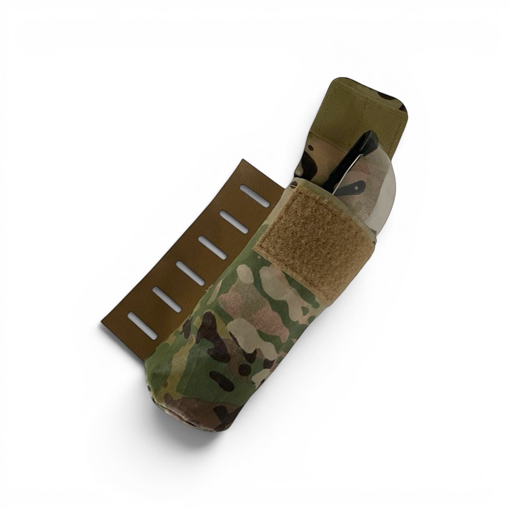 Adversary Force L4 MOLLE Eyepro Sleeve in Multicam mit taktischer Schutzbrille und Klettverschluss