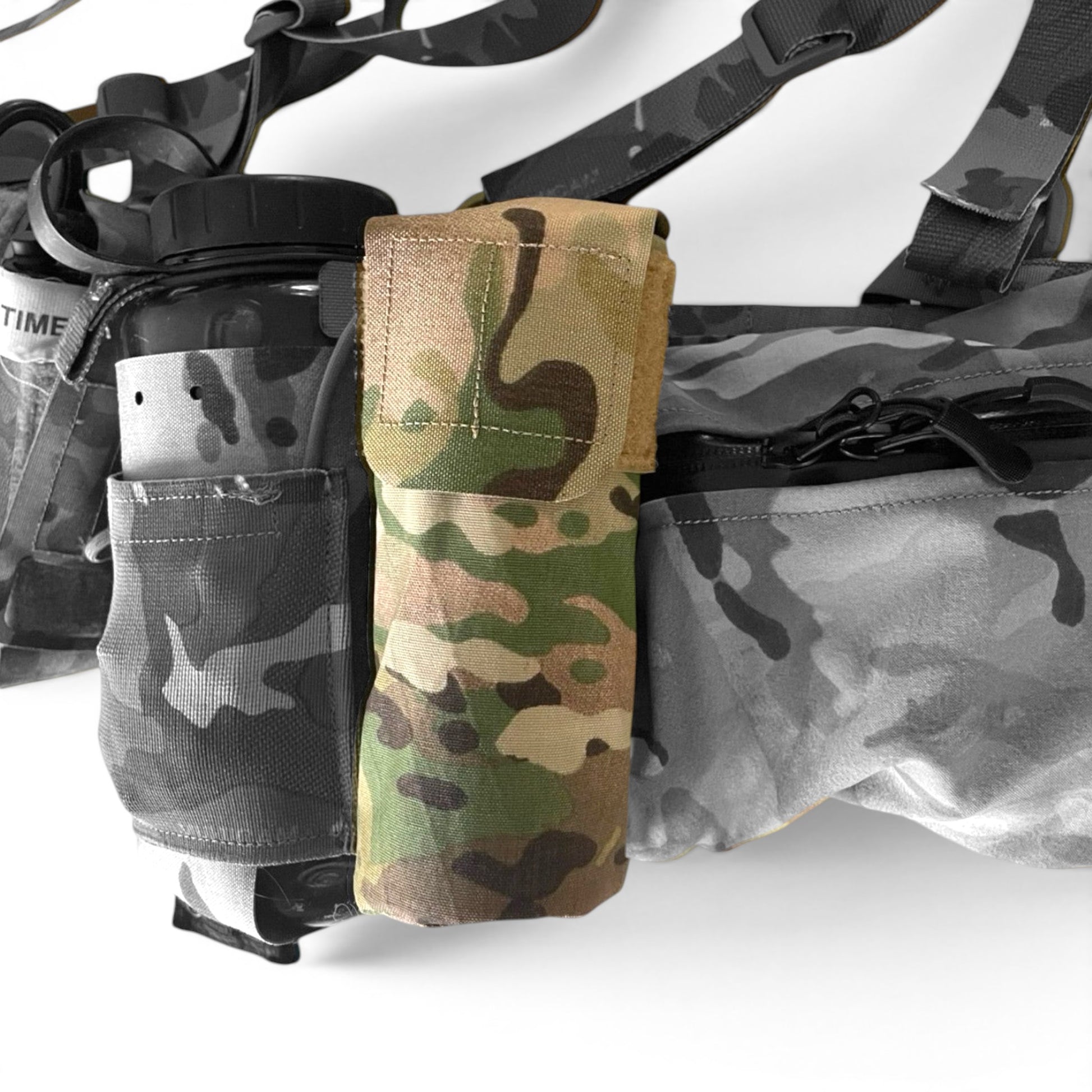 Adversary Force L4 MOLLE Eyepro Sleeve in Multicam Tarnmuster zur Befestigung an taktischer Ausrüstung
