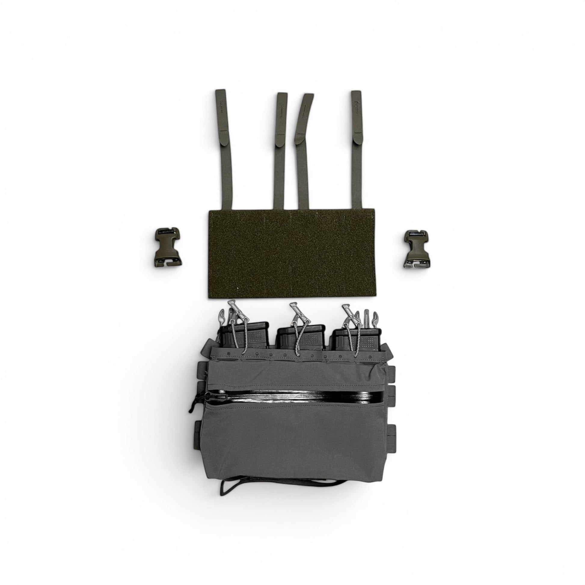 Adversary Force L4 MOLLE auf Klett Adapter in Olivgrün mit zwei Surface-Mount-Buckles und taktischem Placard