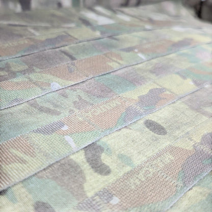 Adversary Force Rifle Bag aus robustem Nylon im MultiCam Tarnmuster mit detaillierter Webstruktur