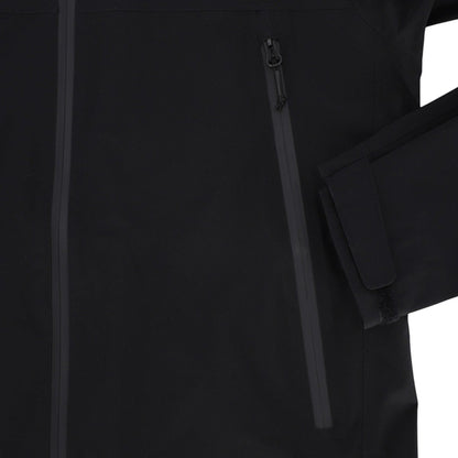 Schwarze Adversary Force Waterproof Jacket Alpha mit wasserdichtem Reißverschluss und verstellbarem Ärmelabschluss