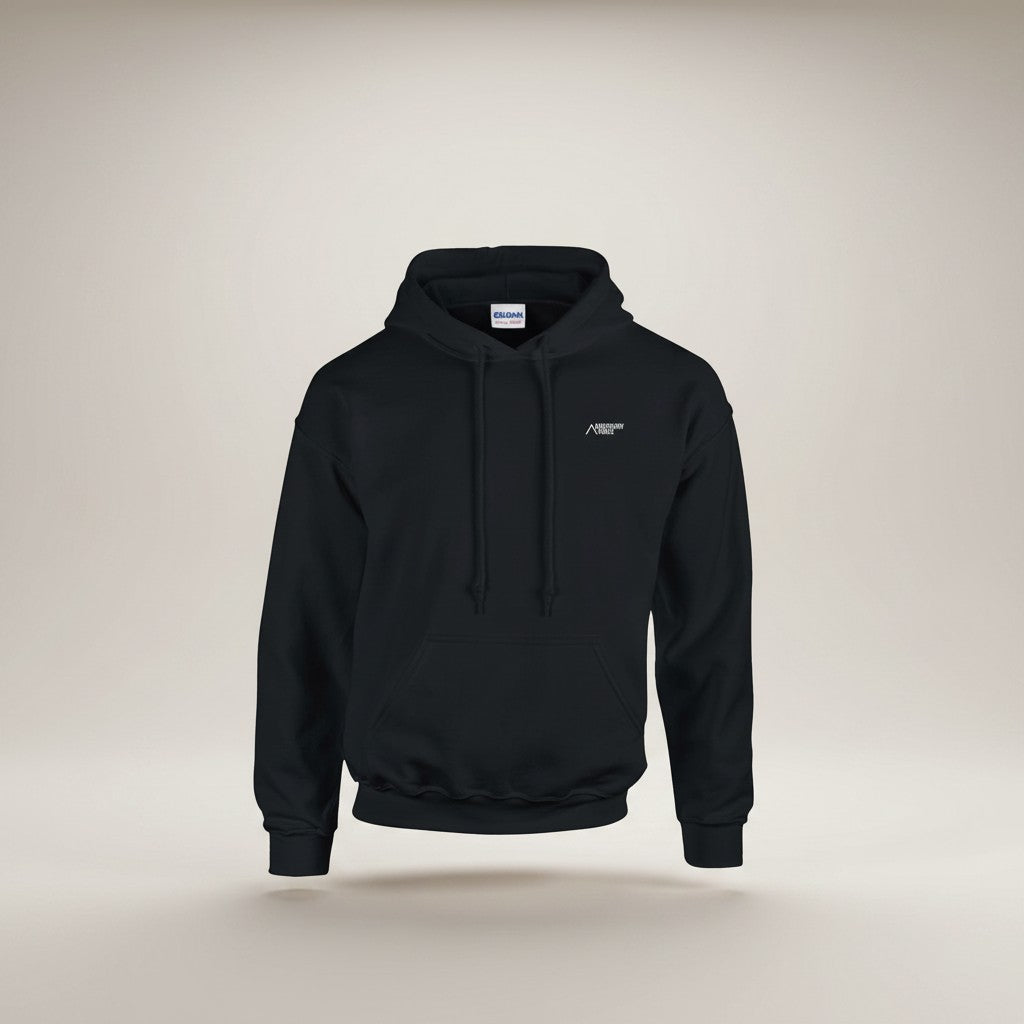 Schwarzer Kapuzenpullover aus Baumwoll-Polyester-Mischgewebe von Adversary Force mit kleinem Logo auf der Brust und Kängurutasche.