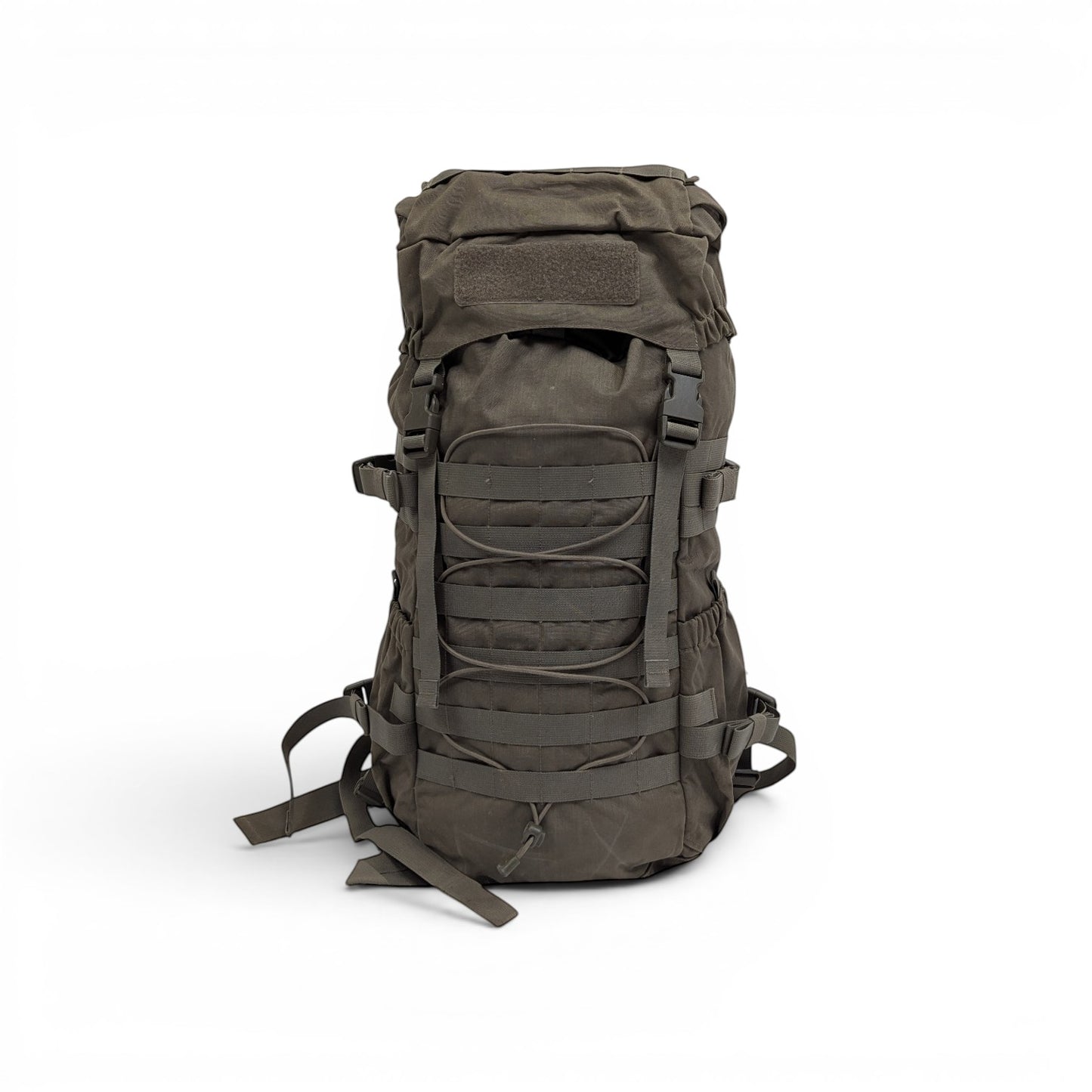 Adversary Force olivgrüner Bundeswehr Daypack von Tatonka aus robustem Cordura mit MOLLE-System und 30 Litern Volumen