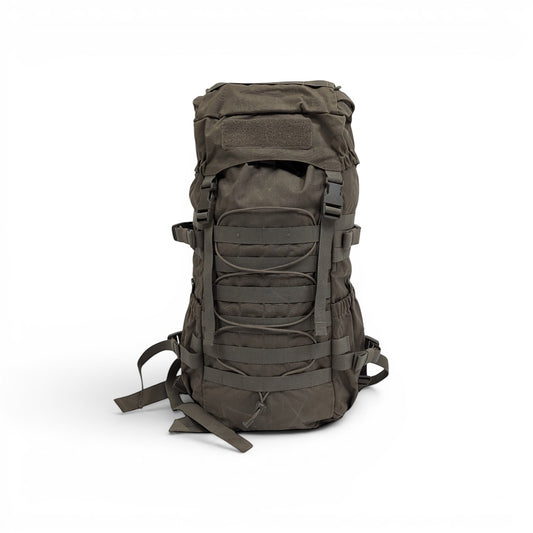 Adversary Force olivgrüner Bundeswehr Daypack von Tatonka aus robustem Cordura mit MOLLE-System und 30 Litern Volumen
